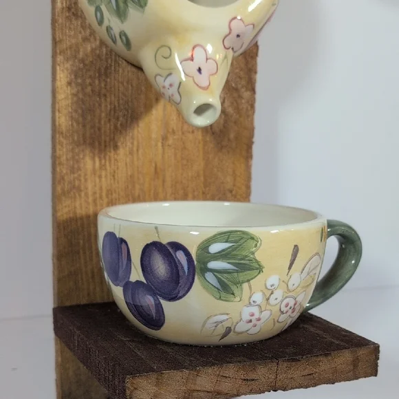 Rustic Wooden Handmade Teapot Bird Feeder Fruit - Picture 5 of 16